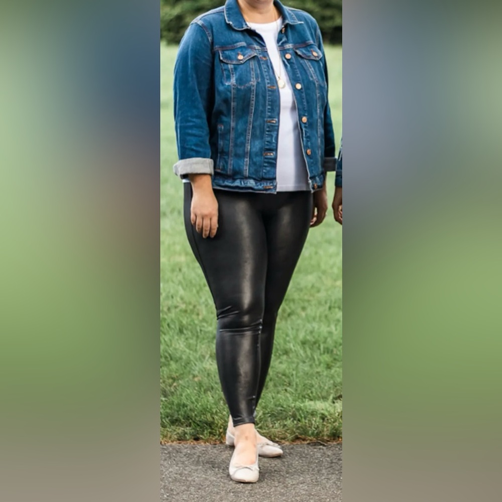 NWT Faux Leather Leggings with Lace detail on sides.  queen! ⭐️🎉